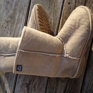 Early Winters Suede Sheepskin Short Boots 6M